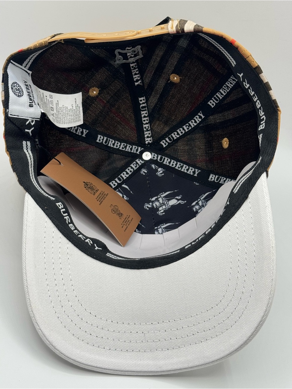 Burberry Cap - Picture 7 of 7